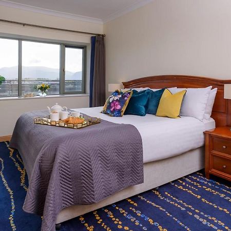Park Place Apartments คิลลาร์นีย์ ภายนอก รูปภาพ