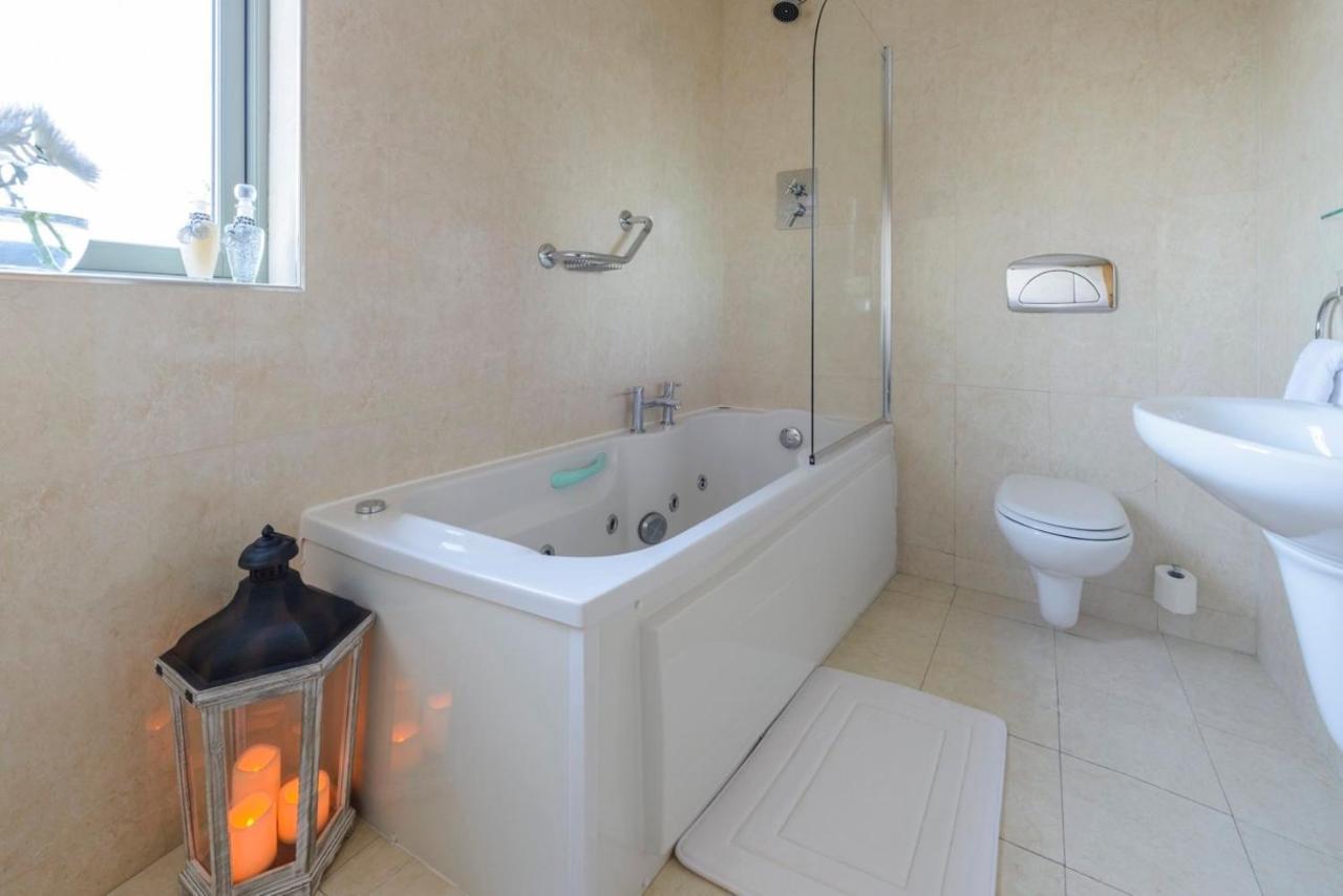 Park Place Apartments คิลลาร์นีย์ ภายนอก รูปภาพ