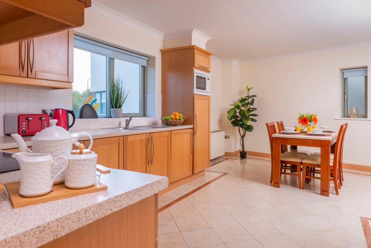 Park Place Apartments คิลลาร์นีย์ ภายนอก รูปภาพ