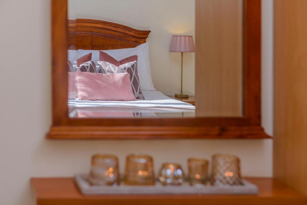 Park Place Apartments คิลลาร์นีย์ ภายนอก รูปภาพ